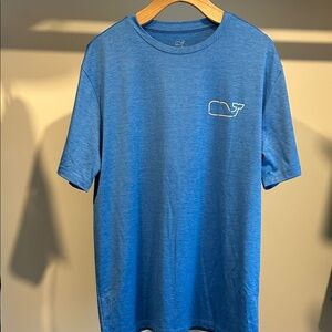 Vineyard Vines Men’s Whale Short sleeve harbor performance t-shirt. Size S. Blue